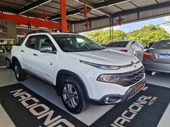 FIAT TORO 2.0 16V TURBO DIESEL FREEDOM 4WD AT9 FIAT TORO 2.0 16V TURBO DIESEL FREEDOM 4WD AT9